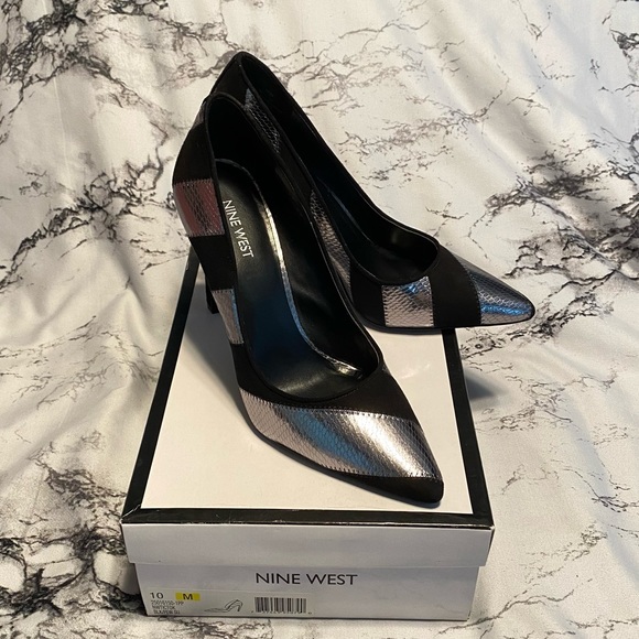 Nine West- limited edition- black & sliver matching heel’s & clutch bundle - Picture 4 of 9